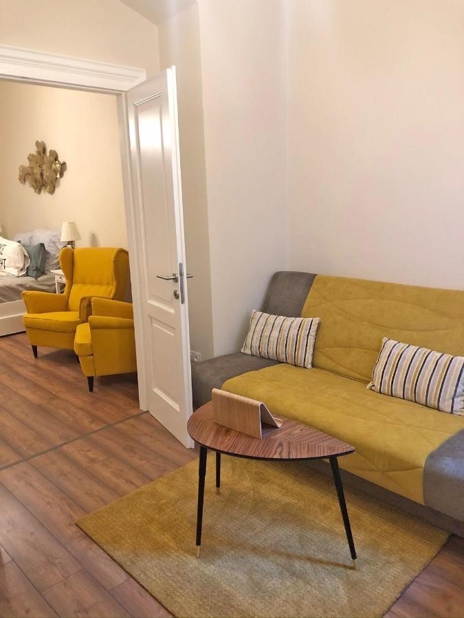 Modern Comfort In Historical Budapest Esterno foto