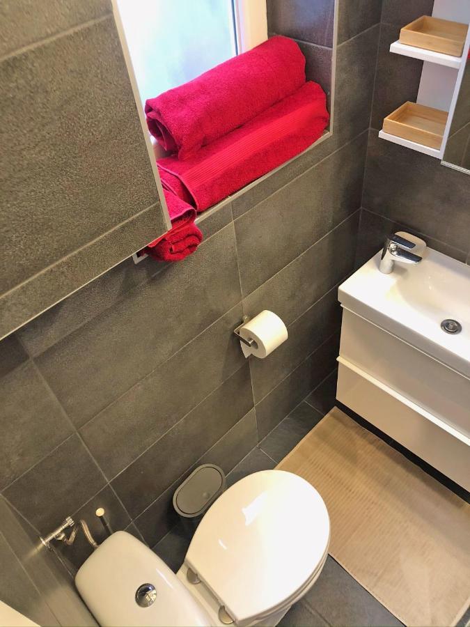 Modern Comfort In Historical Budapest Esterno foto